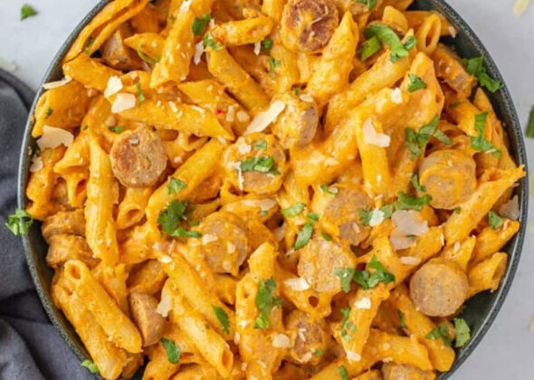 One Pot Cheesy Pumpkin and Chicken Sausage Pasta