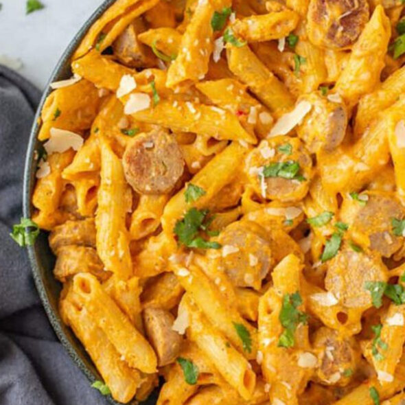 One Pot Cheesy Pumpkin and Chicken Sausage Pasta